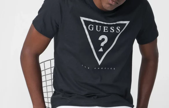 TSHIRT MASC GUESS LOGO DECOTE CARECA Preto