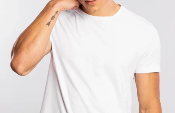 CAMISETA BÁSICA GOLA CARECA - BRANCO