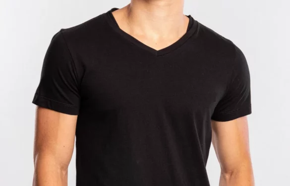 CAMISETA BÁSICA GOLA V SERGIO K - PRETO